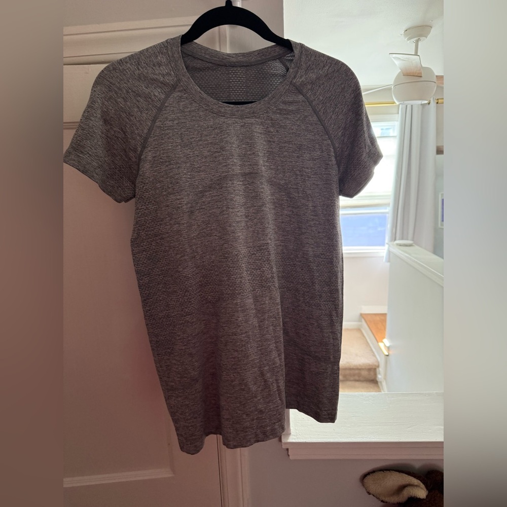 Lululemon Gray Short Sleeve Athletic T-Shirt